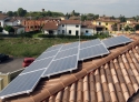 Impianto fotovoltaico integrato architettonicamente da 2,99 kWp<br />
13 moduli Solarday PX60-230<br />
Rivarolo del Re ed Uniti (CR)