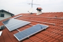 Impianto fotovoltaico parzialmente integrato di 4,14 kWp<br />
18 moduli Solarday PX60-230<br />
Novara