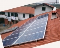 Impianto fotovoltaico parzialmente integrato di 4,14 kWp<br />
18 moduli Solarday PX60-230<br />
Novara